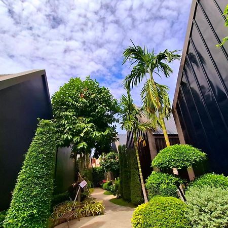 Sawasdee​ Buriram​ Resort Екстер'єр фото