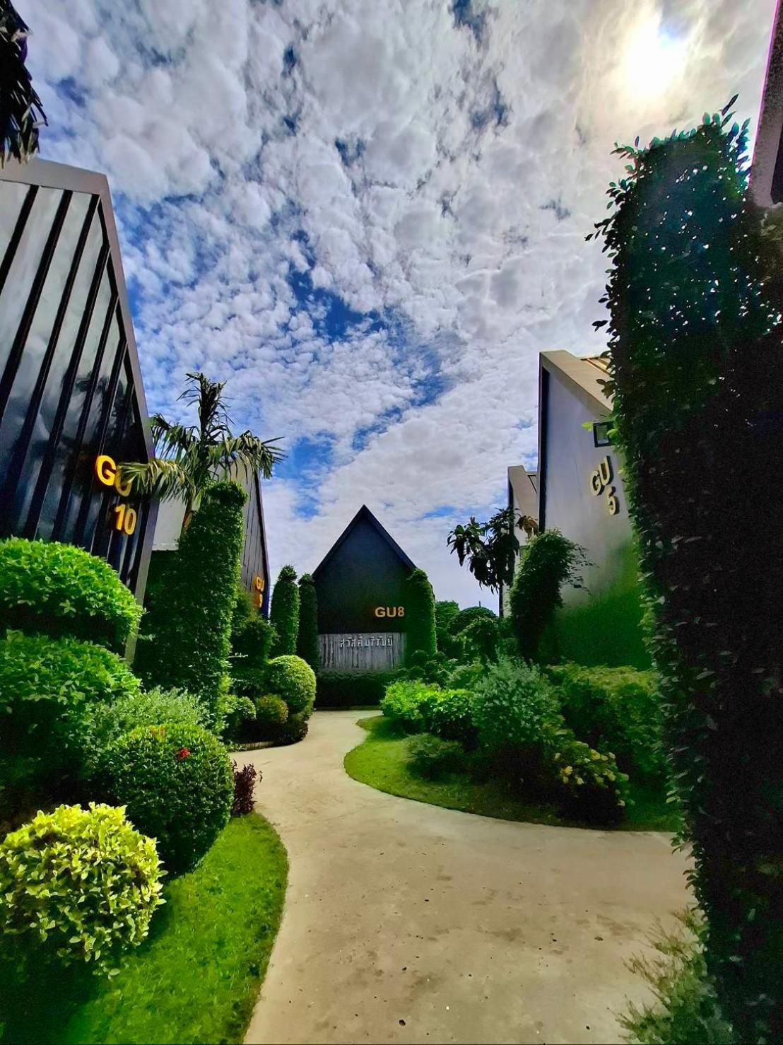 Sawasdee​ Buriram​ Resort Екстер'єр фото