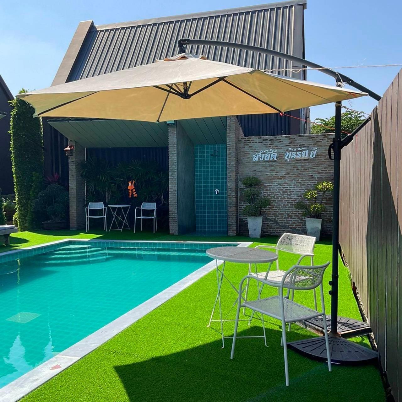 Sawasdee​ Buriram​ Resort Екстер'єр фото